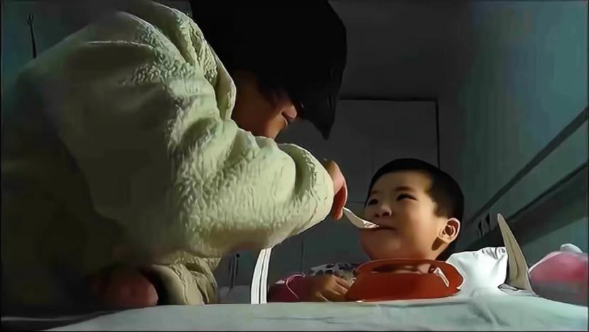 可怜的4岁小女孩意外生病离世了,4岁女童重症奇迹生还