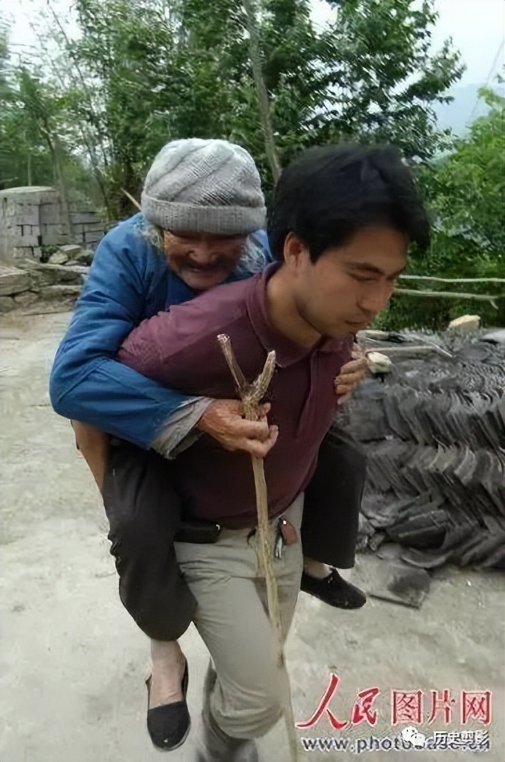 汶川地震15周年：100张照片，100个让人泪流满面的瞬间