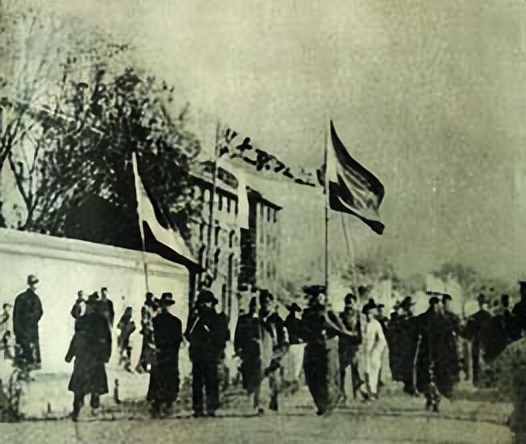 五四运动的性质是伟大的,五四运动勿忘历史绽放青春演讲稿