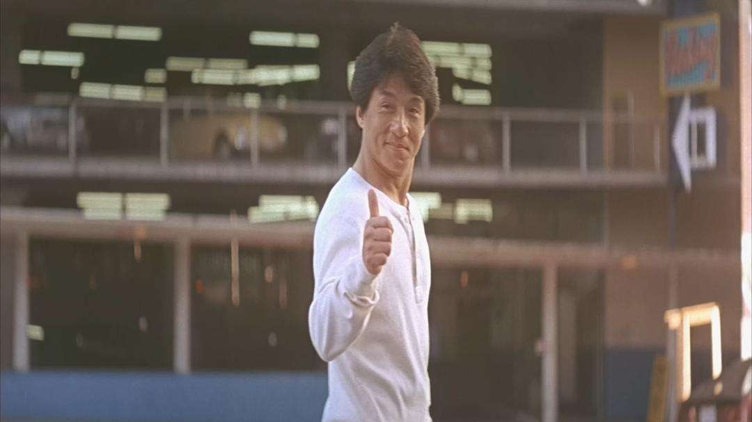 成龙惊天一跳震惊国外视频,成龙惊天一跳吓坏好莱坞