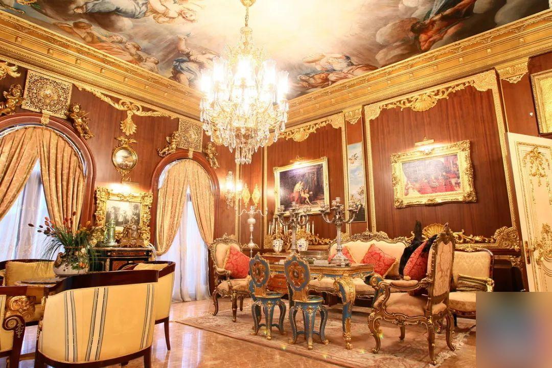 恋人妻、追青霞、混黑道、建豪宅，“武侠片之父”的江湖往事……