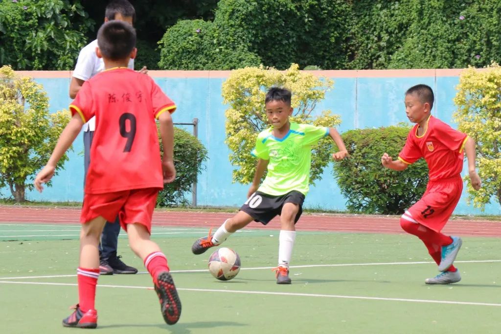 中山市校园足球联赛初中组,中山区第11小学总校直播足球比赛