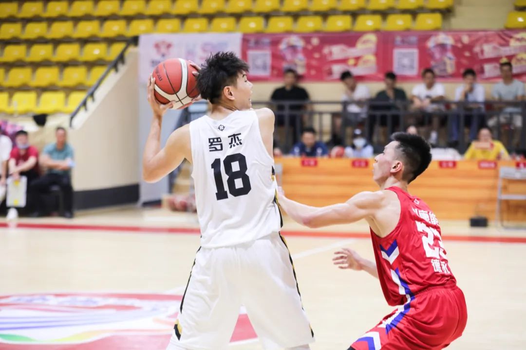 罗杰高光时刻,罗杰复活