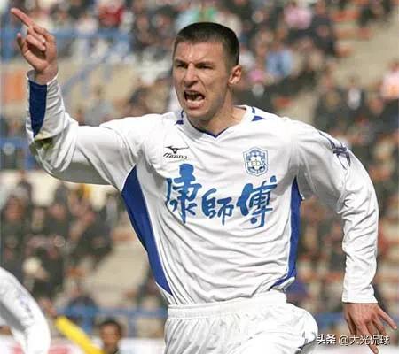 有人履历显赫，有人惨淡离开，盘点津足曾经的中后卫外援们,二