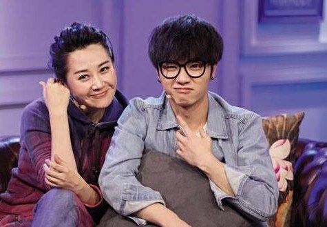 央视为什么要给华晨宇面子,央视对华晨宇的态度