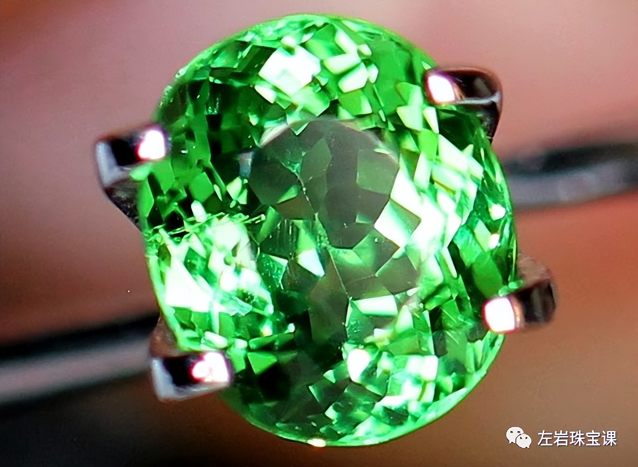 左岩:沙弗莱暴涨的原因,都在这儿了!看国际大牌的沙弗莱设计款