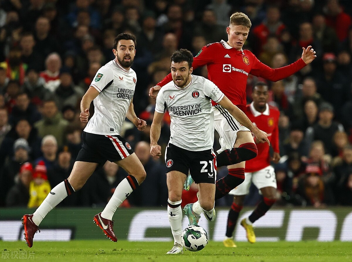 足球也发扬“有钱没钱，回家过年！”精神，谁家过年不吃顿饺子！