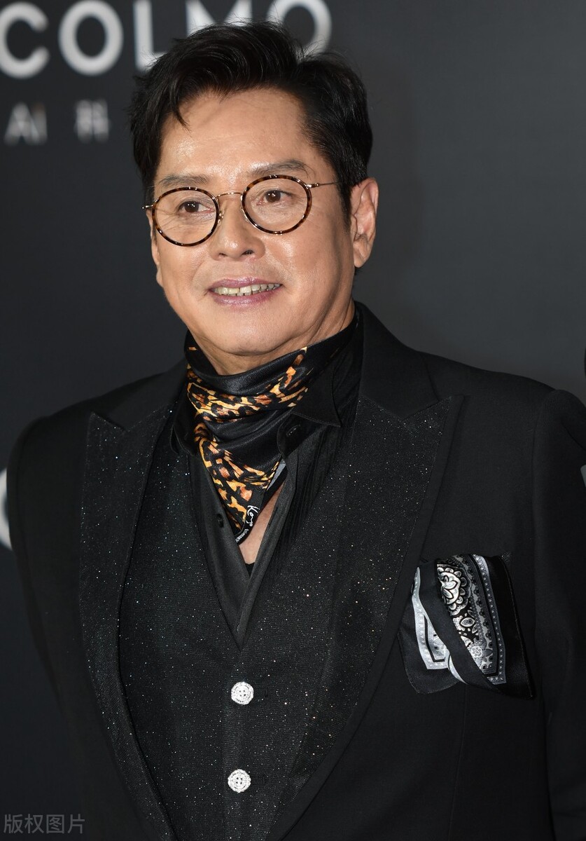 谭咏麟缺钱,谭咏麟为什么成为校长呢