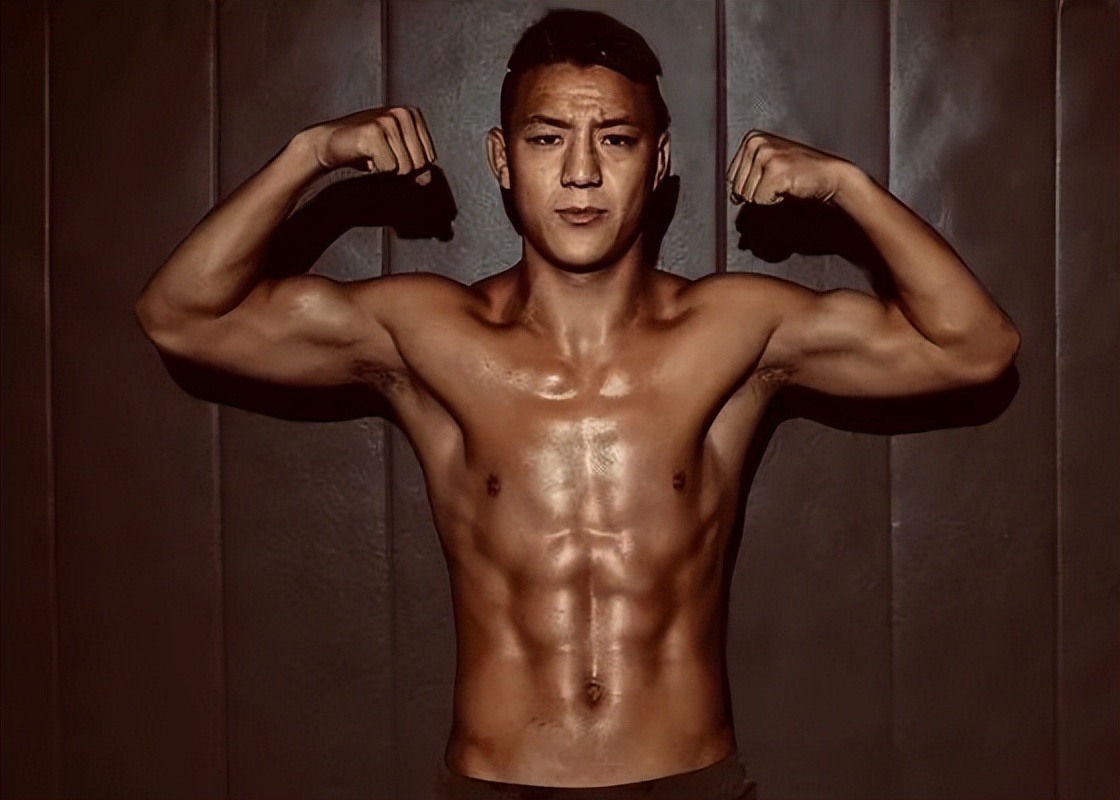 茸主ufc首秀打成模仿秀,茸主ufc输的比赛