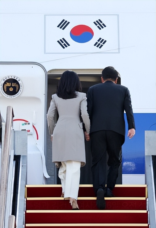 韩第一夫人访美韩服造型,韩第一夫人着装