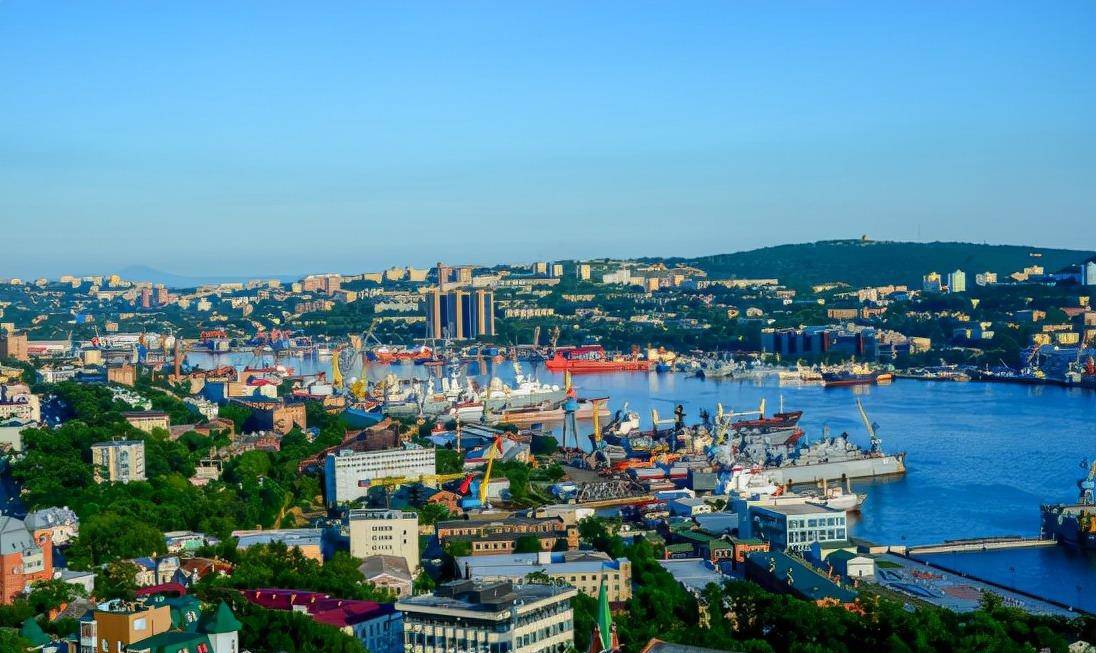 我国逐渐富裕，是不是可以从俄罗斯手中，把割让的外东北买回来！