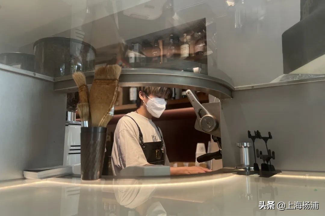 初夏时节，杨浦的小巷深处飘来咖啡香……