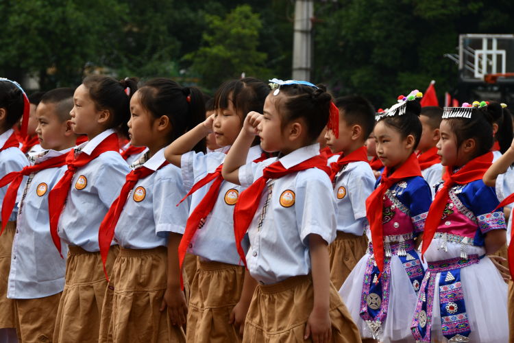 夹江麻柳镇中心小学六一表演节目,夹江一小六一儿童节表演