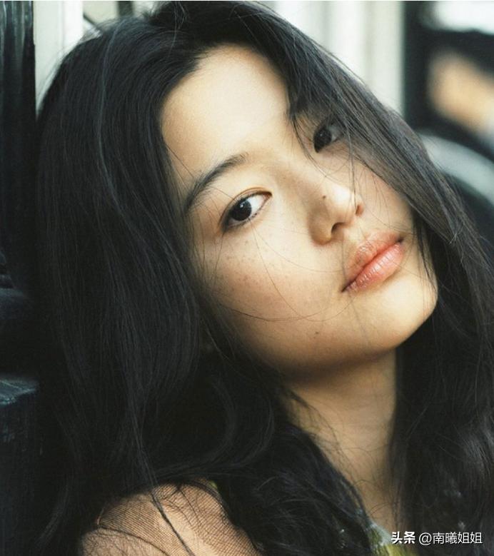 脸上有5种痣的女人,脸上这4处有痣的女人