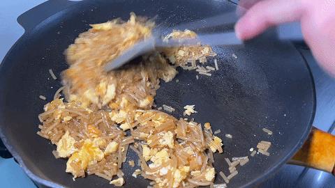 水煎包要想好吃，关键记住这两点，底部金黄，蓬松柔软，馅料鲜美