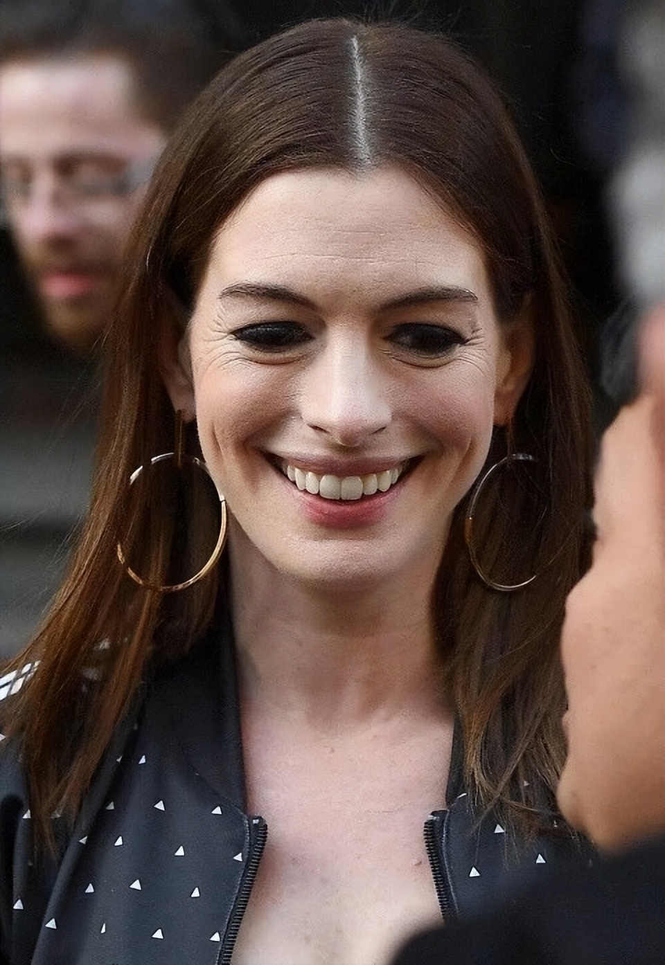 安妮海瑟薇温柔美丽的一面,安妮海瑟薇是好莱坞明星吗