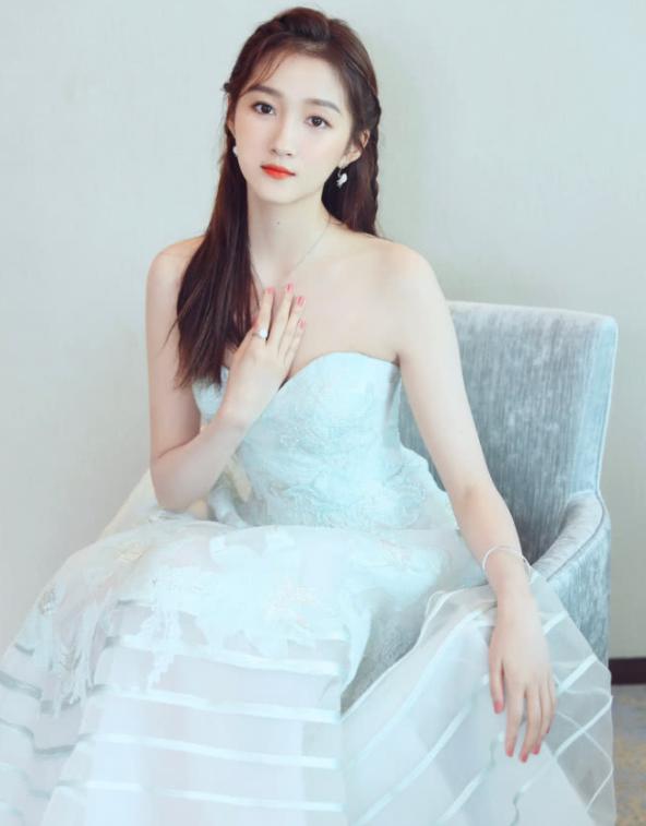 90后的关晓彤颜值,关晓彤是90后女明星吗