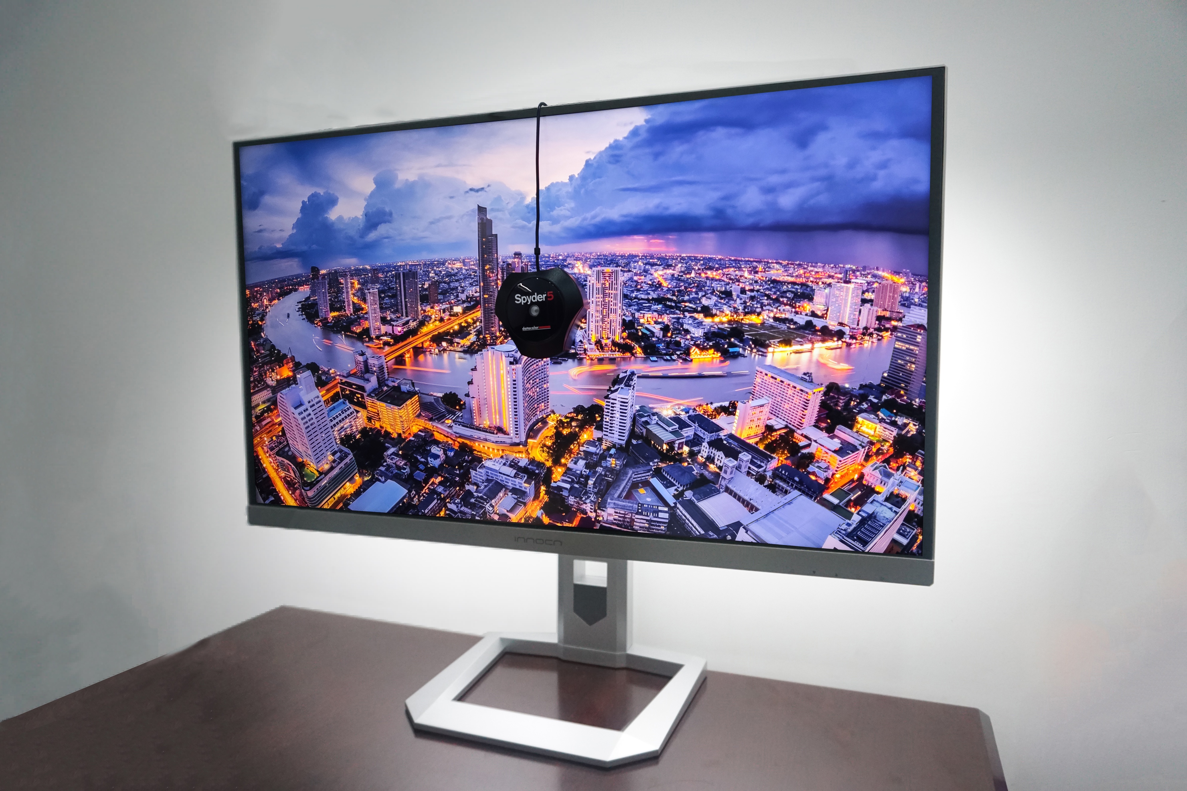 平面设计如何选择显示器,做建筑设计的显示器