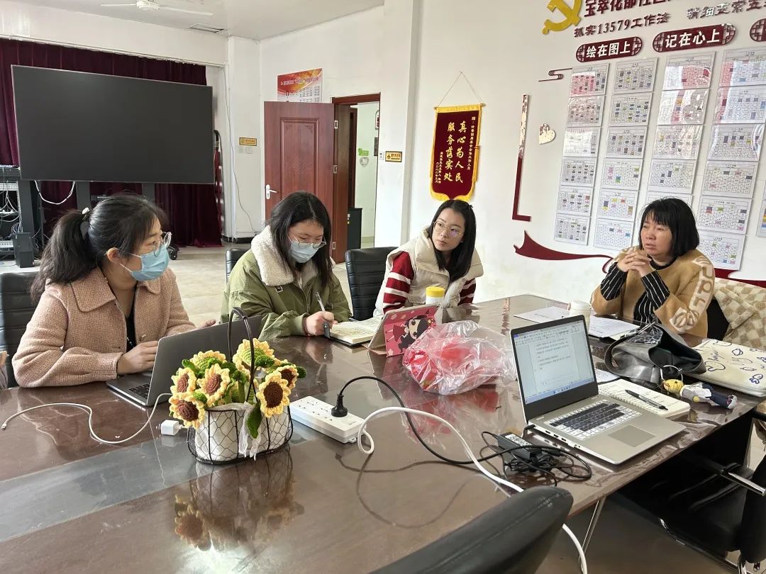 社区平安志愿者夜间巡逻,社区新时代文明实践站志愿服务队