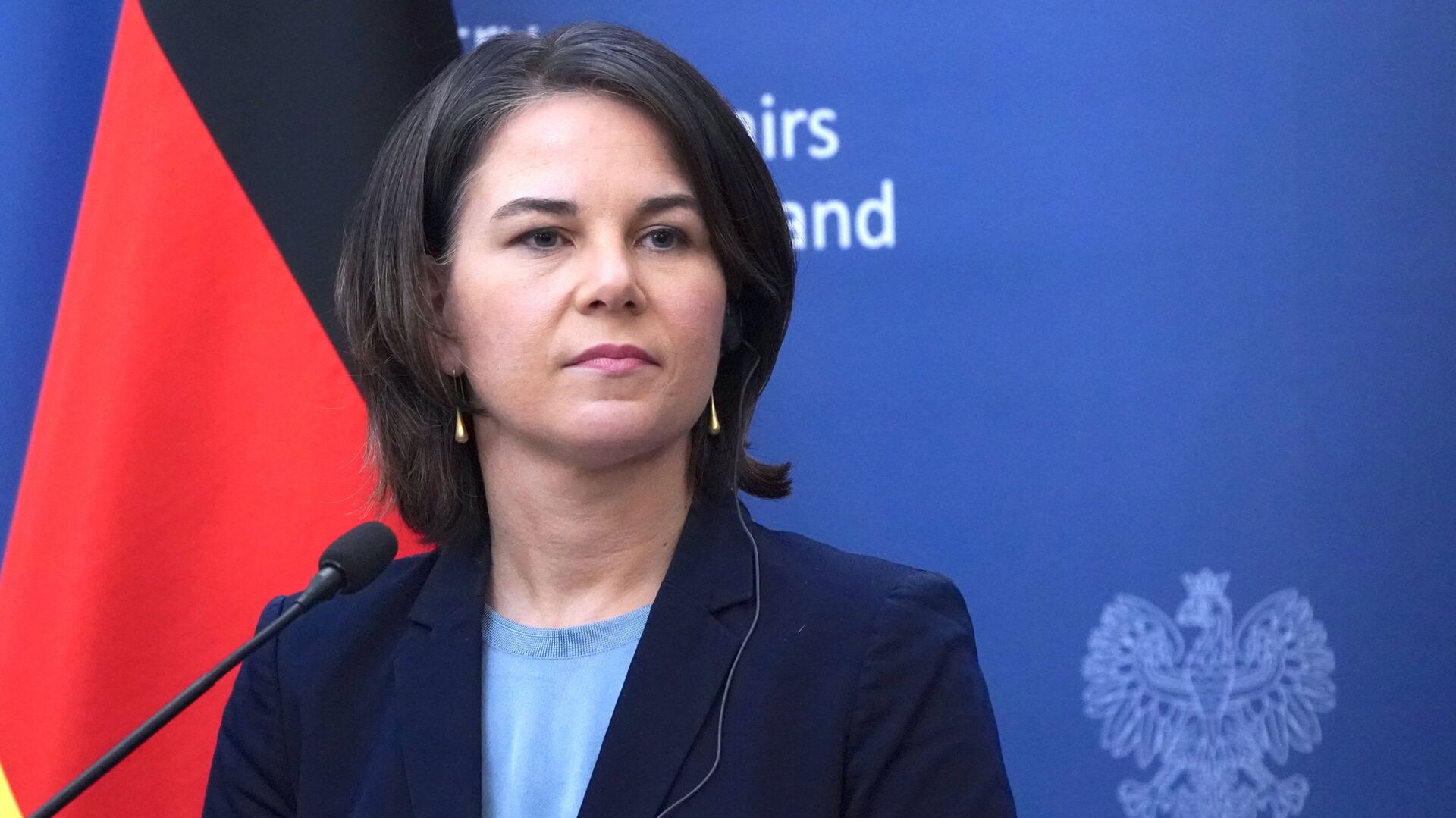 欧盟拟制裁7家中企，秦刚外长前往三个欧洲国家，英国打来了电话