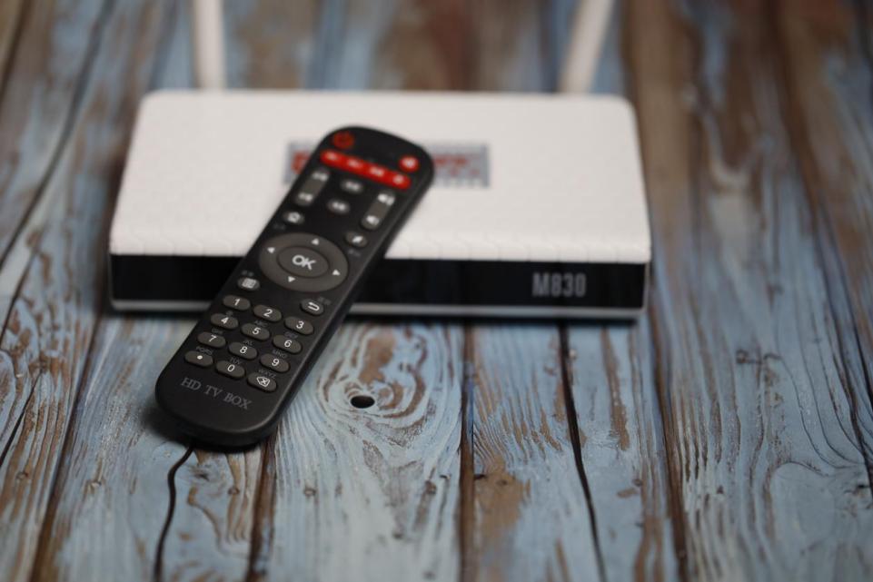 电视盒子哪个品牌比较好用,目前电视盒子哪个最好