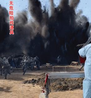 大学生进剧组当群演引热议,大学生进剧组当群演演技炸裂