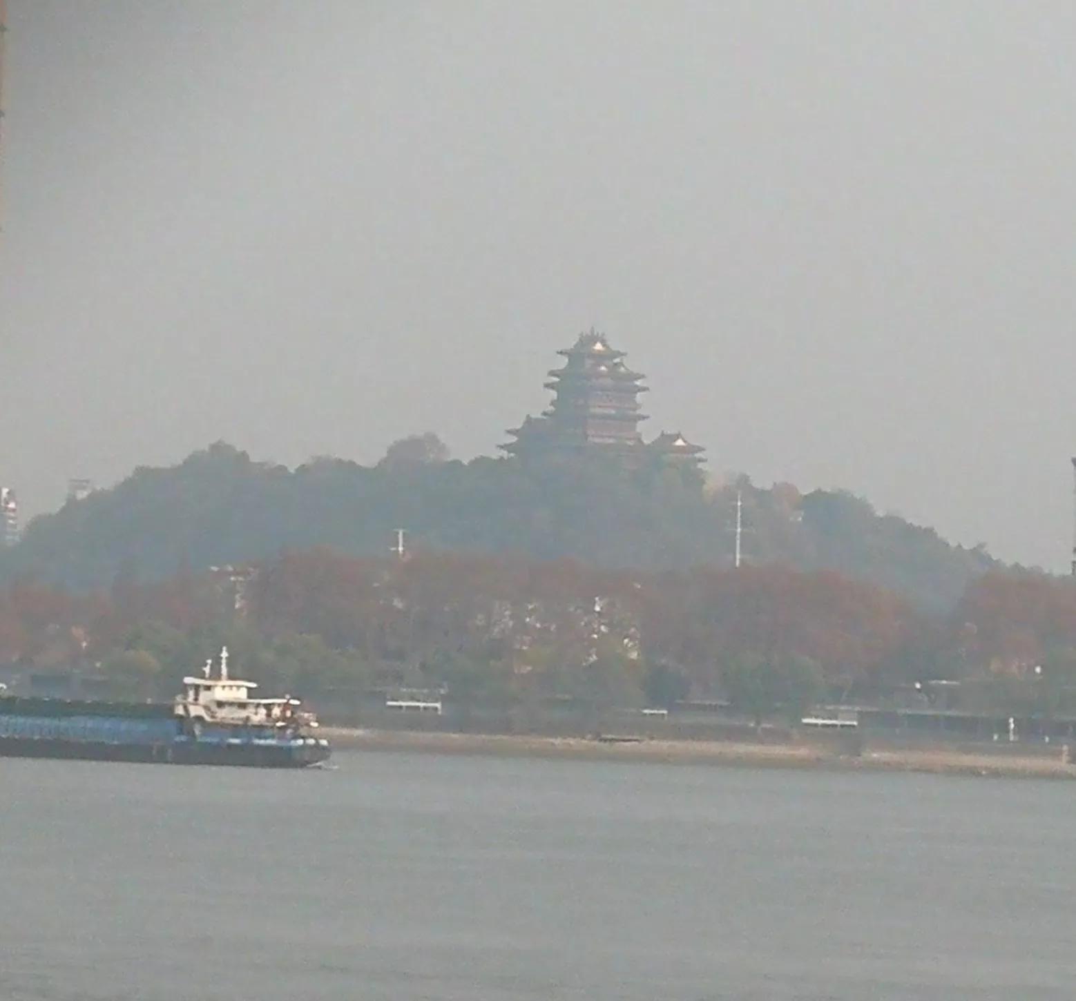 唯见长江天际流描写哪里,唯见长江天际流写出了怎样的心情