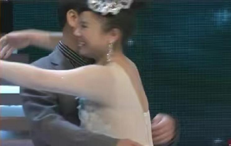 盲人歌手刘赛生女儿还是男孩,盲人歌手刘赛结婚的全部视频