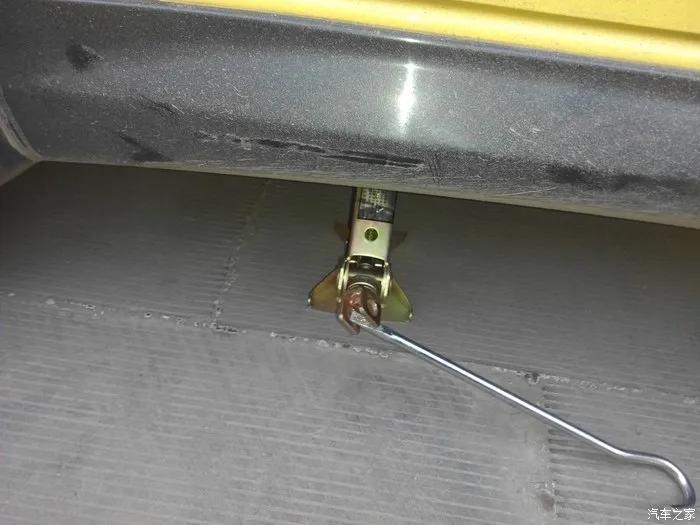 走烂路刹车卡钳哐当异响,刹车卡钳异响如何用扎带处理