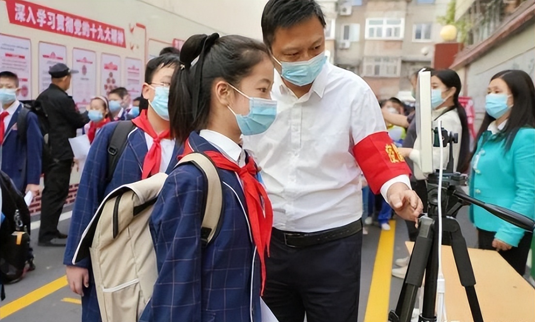 新生开学参观宿舍,初一新生入学宿舍视频