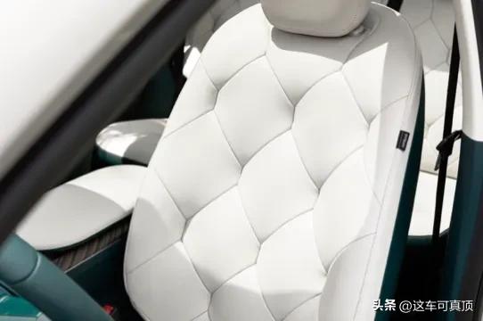 宝骏云朵灵犀和比亚迪海豚,比亚迪海豚对比宝骏云朵