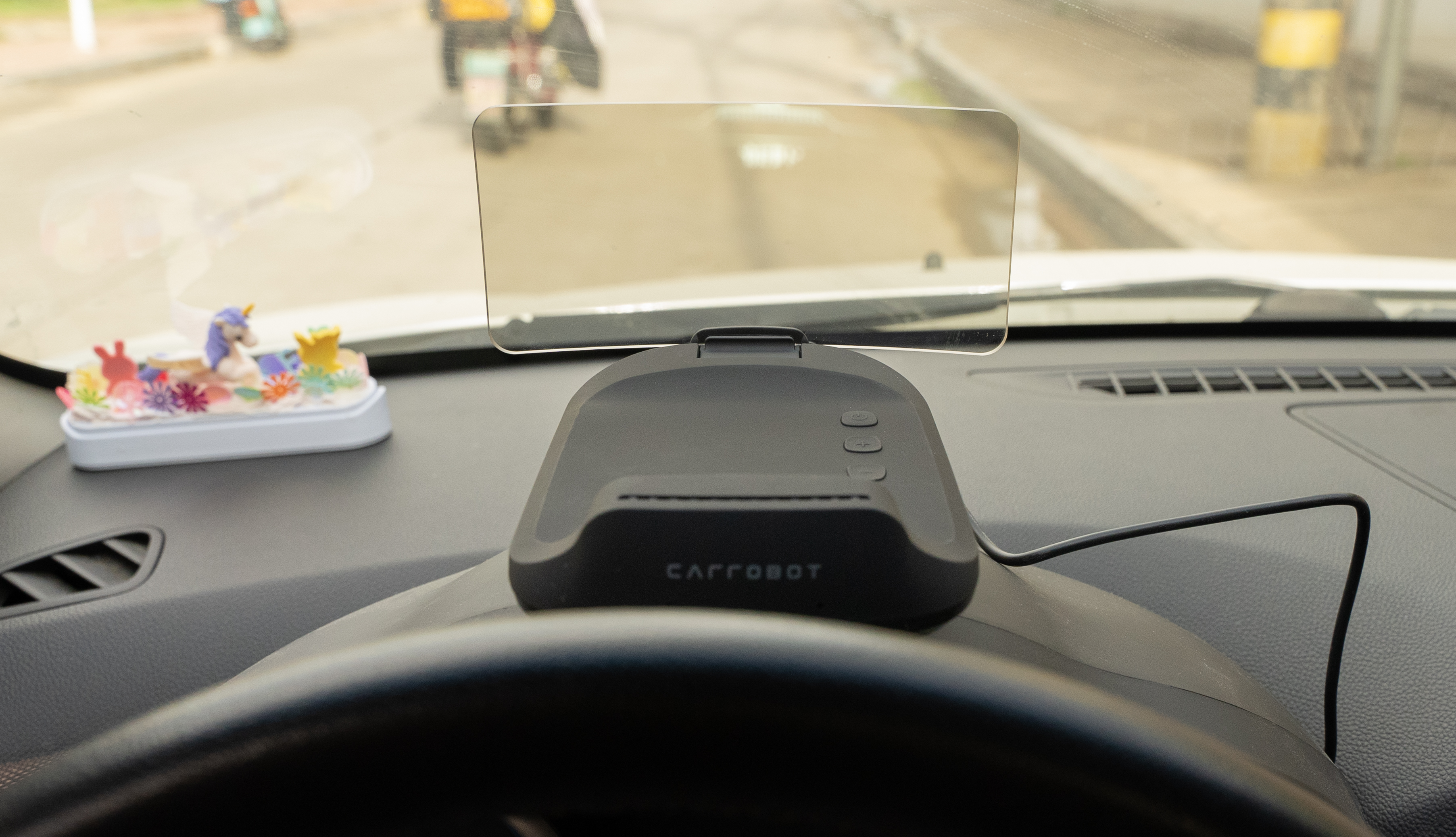 第三方车辆平视显示系统（HUD）车萝卜智炫版体验，有用但是不多