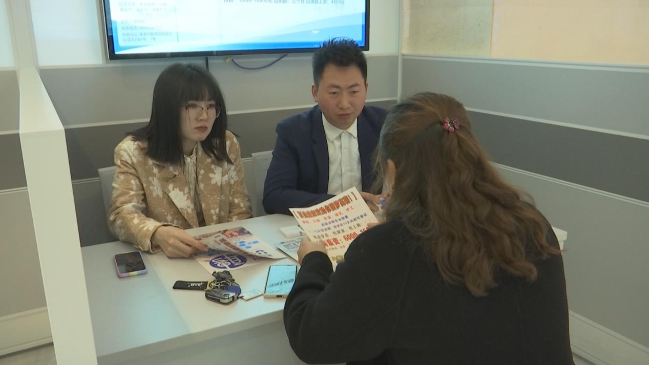 首次引入新兴职业岗位、放宽年龄限制！贵阳市“春风行动”最后一场专场招聘会举行