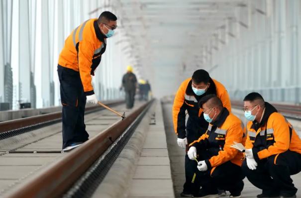 中国铁路局招聘什么条件,2023年铁路局招聘大专生各专业