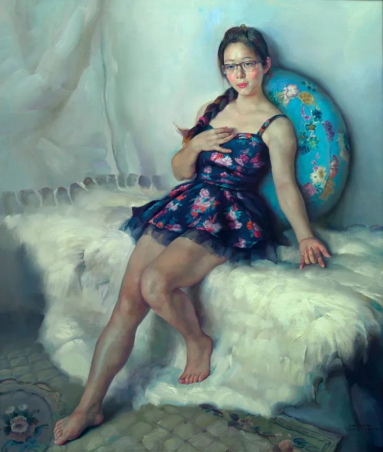 年轻漂亮女老师简笔画逼真,女教授工笔画欣赏