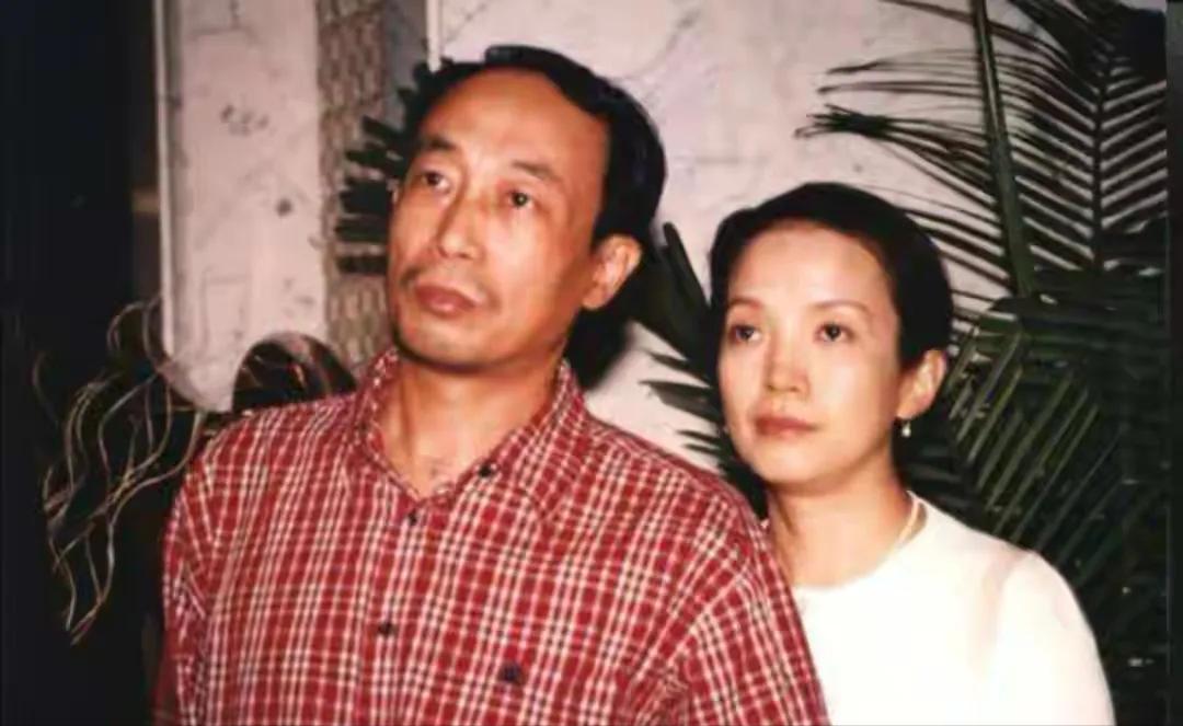 国内发财国外花的7位富豪,国内挣钱国外花的十大明星