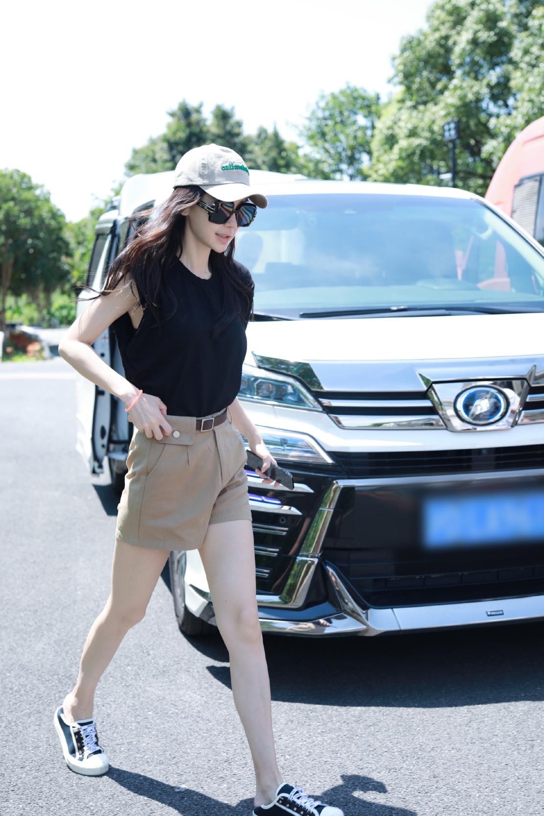 棒球帽真的是很显青春活力的,棒球帽戴上之后超级减龄真不错