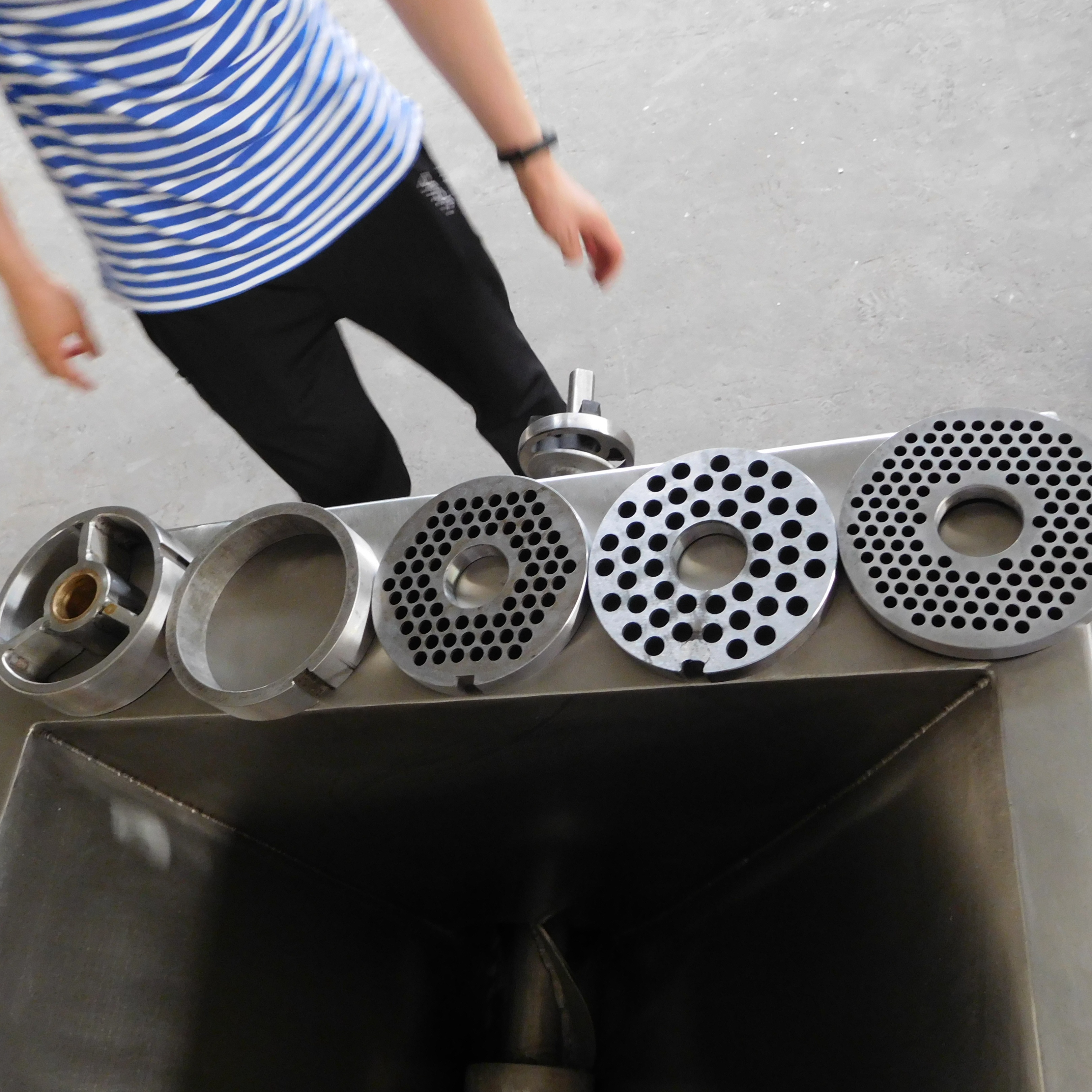 大型绞肉机碎骨机厂家,多功能绞肉机厂家直销