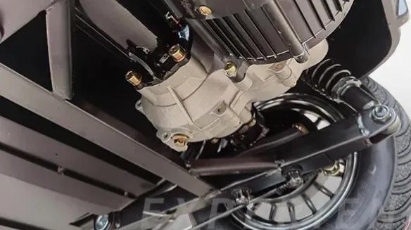 带棚子迷你电动小三轮价格,能上牌的电动小三轮