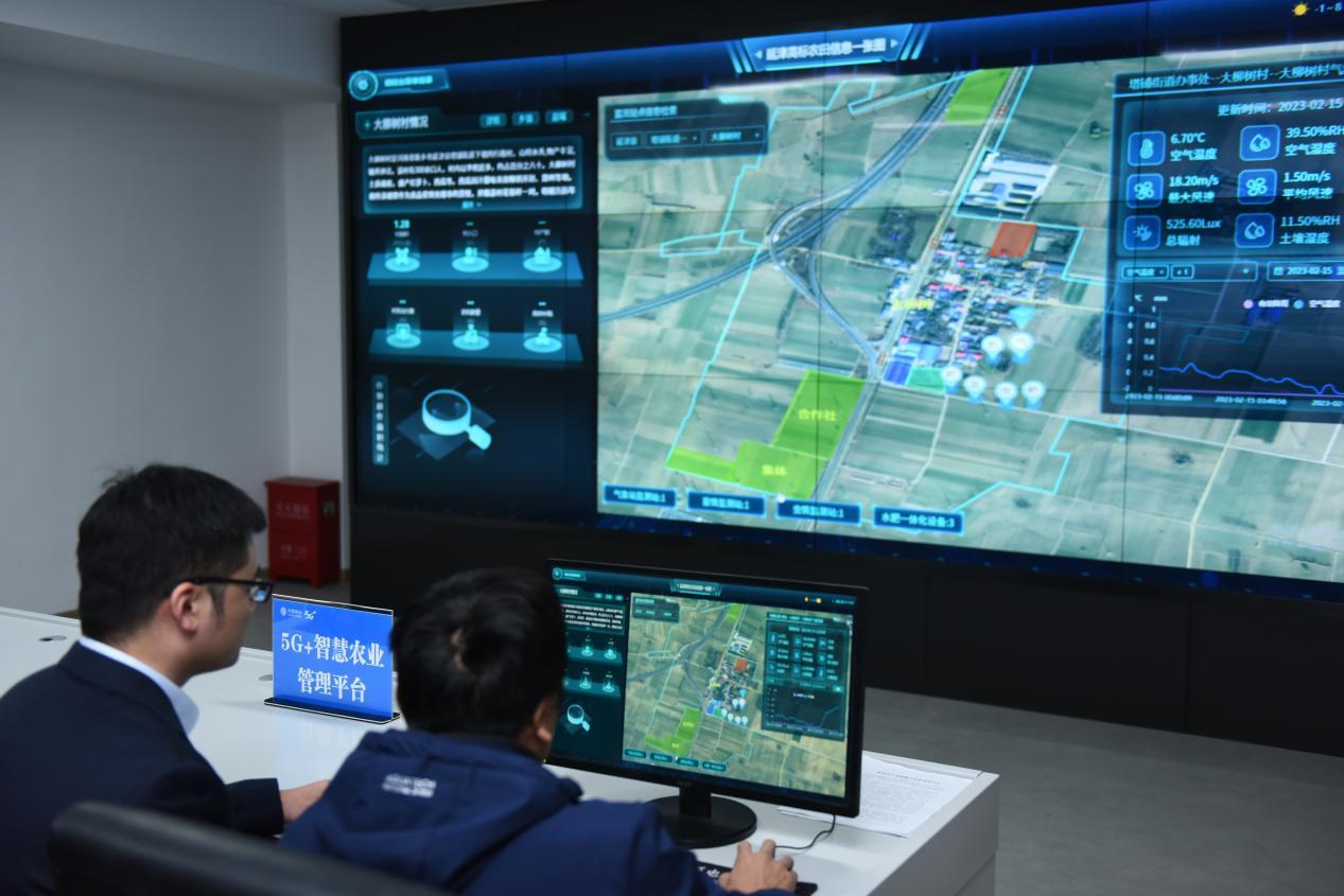 武汉小哥1年花2580种菜，5G远程浇水施肥，手机摘菜4小时快递到家