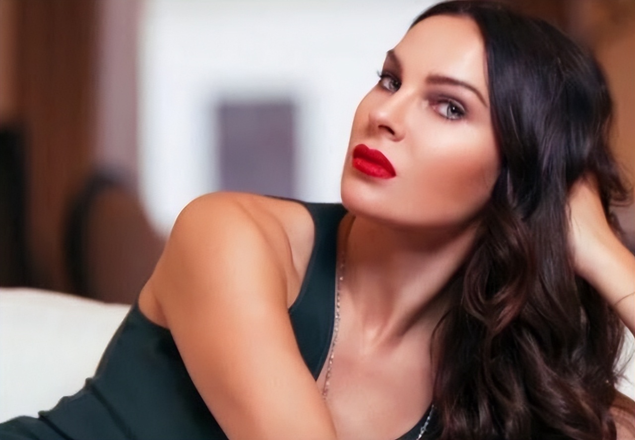 美国宣布制裁普京两个女儿,美国制裁普京的两个女儿