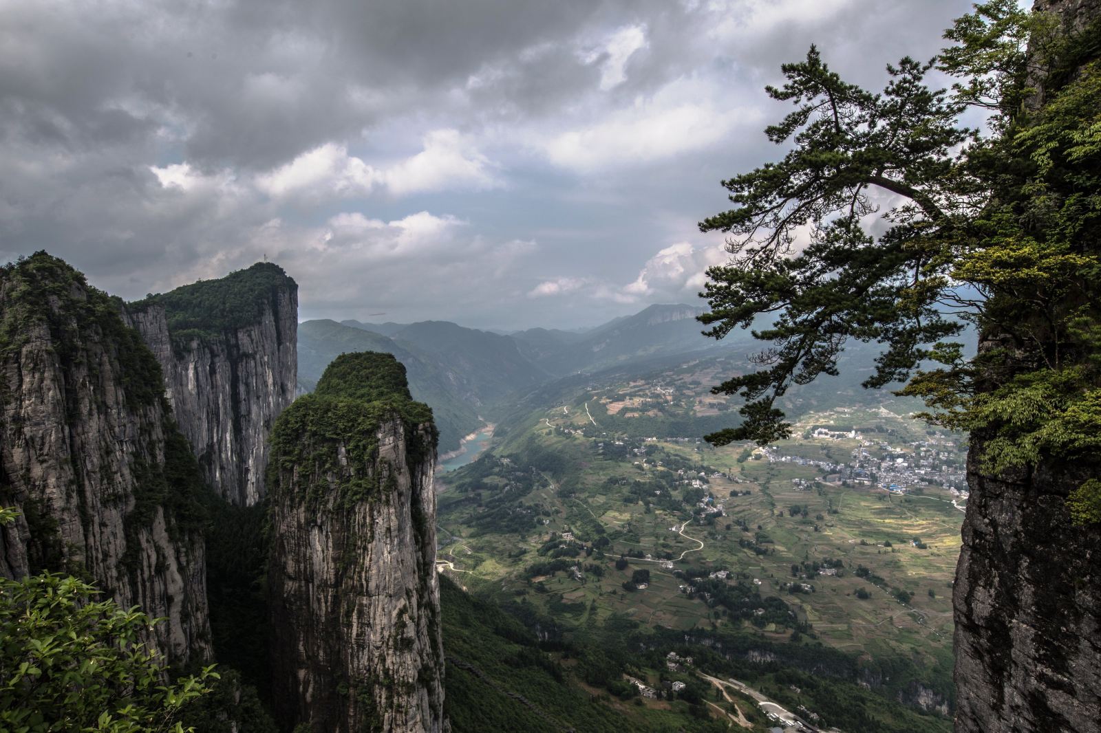 西安到恩施自驾沿途哪些旅游景点,恩施哪个景点不用爬山的路线好走