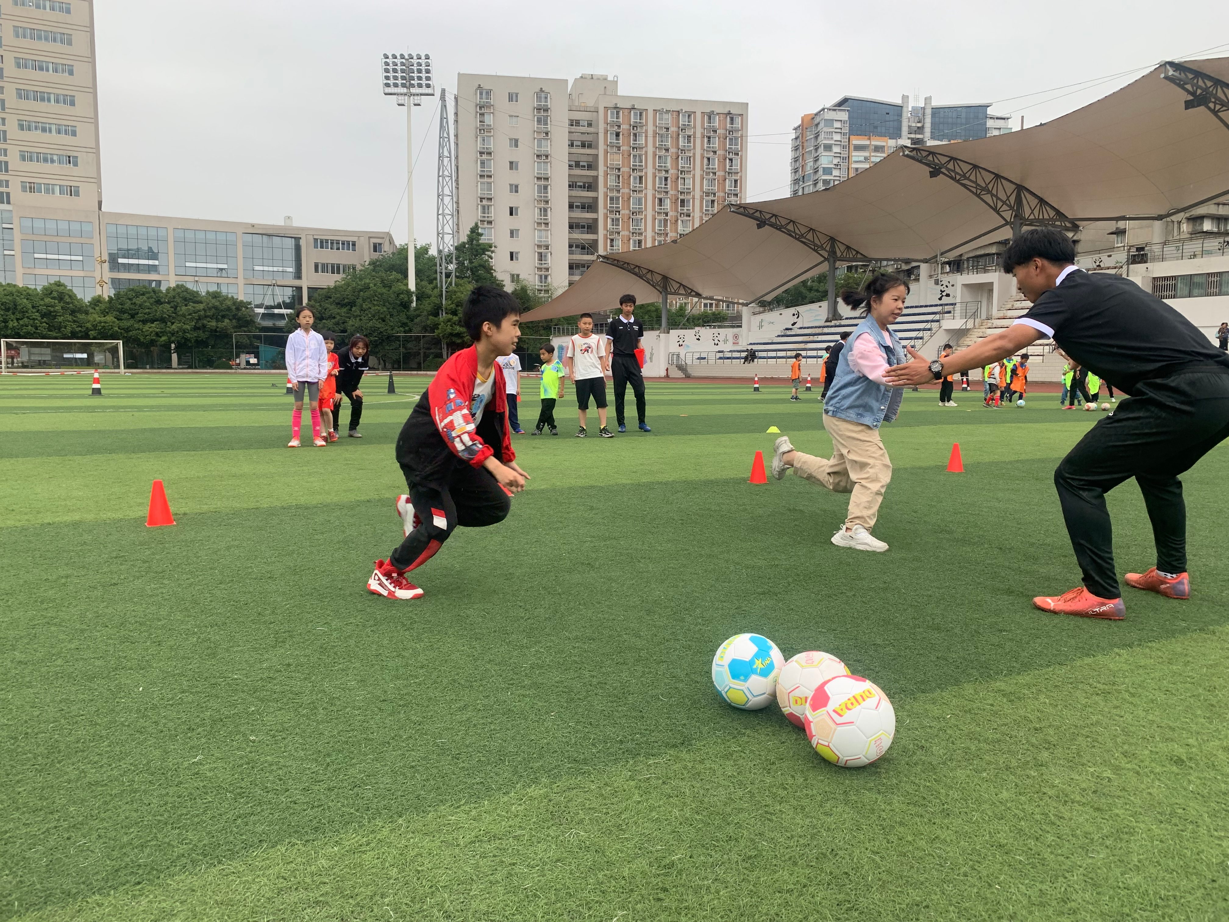 爱成都迎大运趣味嘉年华,成都青少年足球比赛