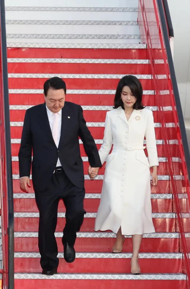 韩国第一夫人金建希的衣品,韩国第一夫人金建希西装