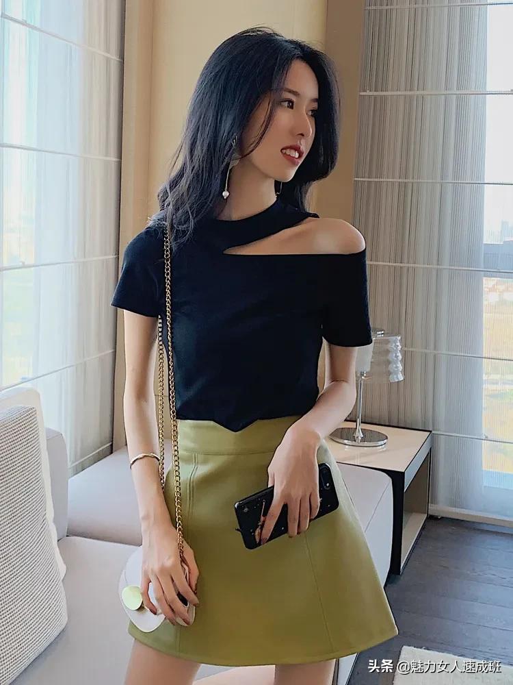 一字肩t恤上衣高级感春款,露肩上衣新款一字肩短袖