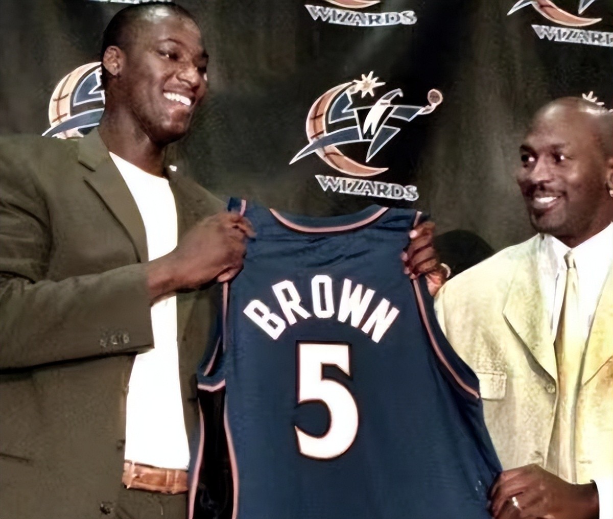 姚明01年为什么说能与乔丹当队友,姚明乔丹巅峰时期视频