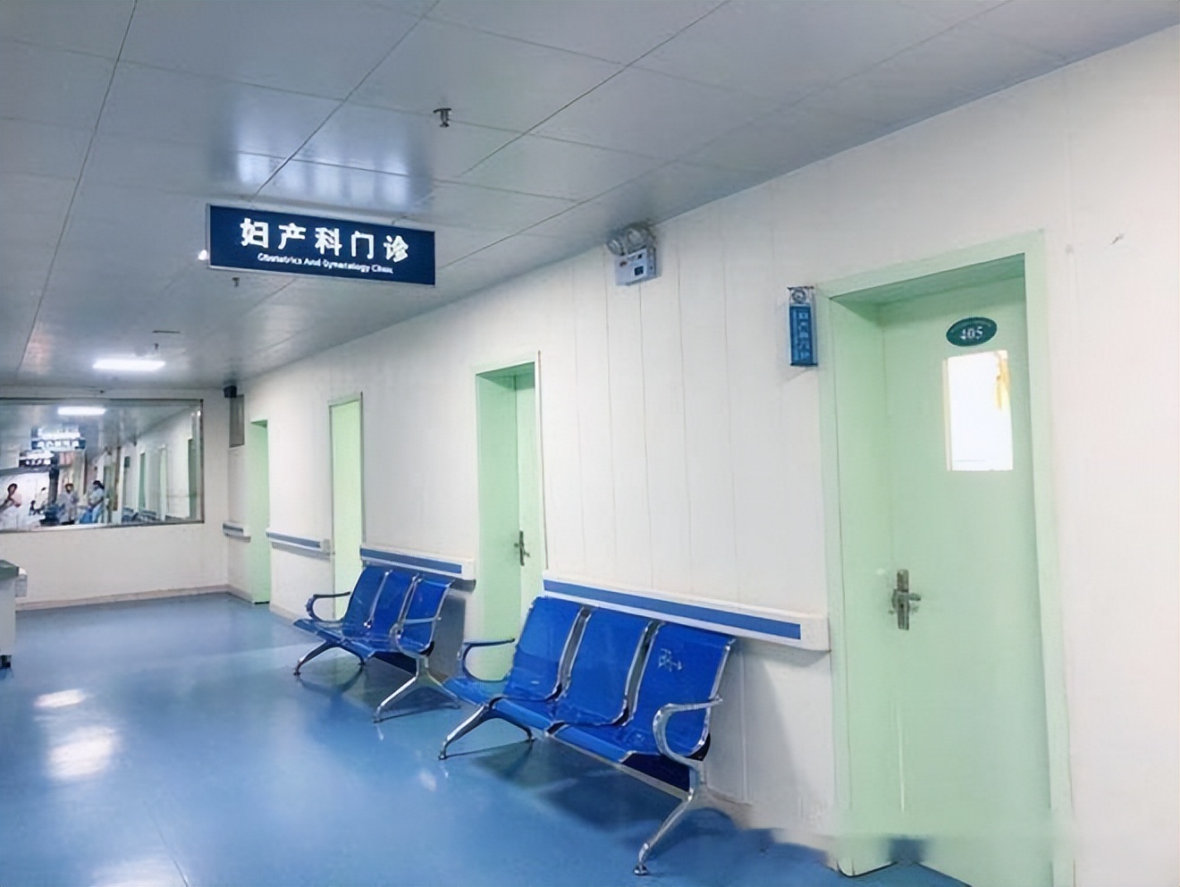 2015年，西安43岁母亲把子宫移植给女儿，4年后，诞下一健康男婴