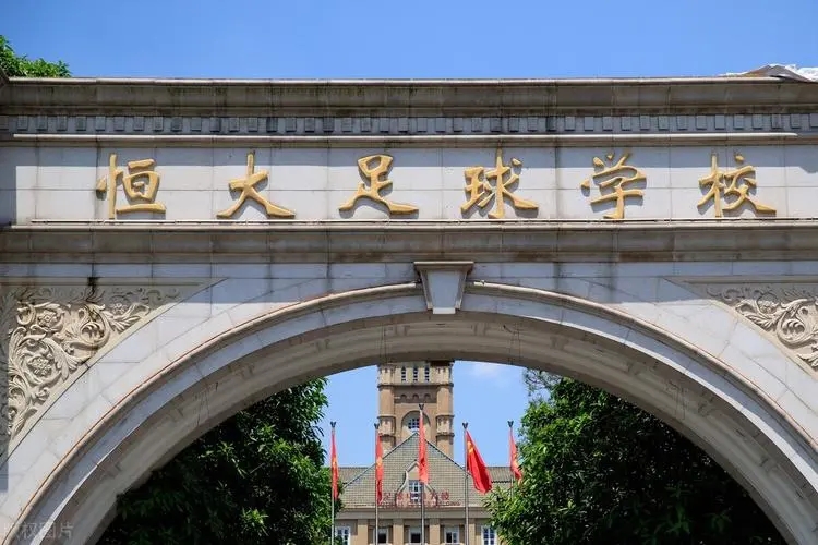 女足张琳艳过人,中国女足张琳艳头球图片