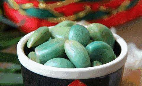 腊八蒜和糖醋蒜哪个更好吃,腊八蒜和糖蒜哪个更有营养价值