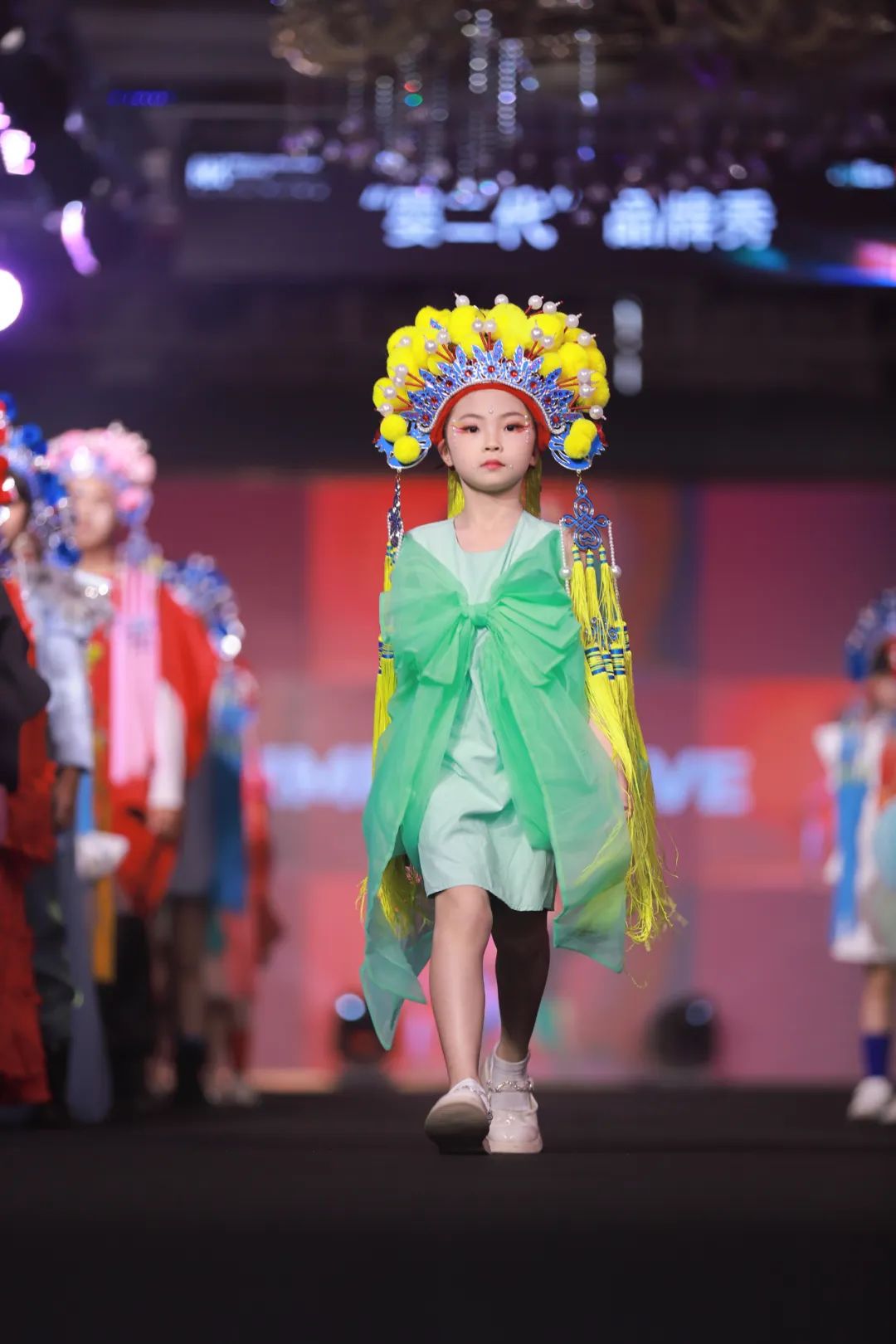 2021年国际模特时装秀,时装周2019少儿模特大赛